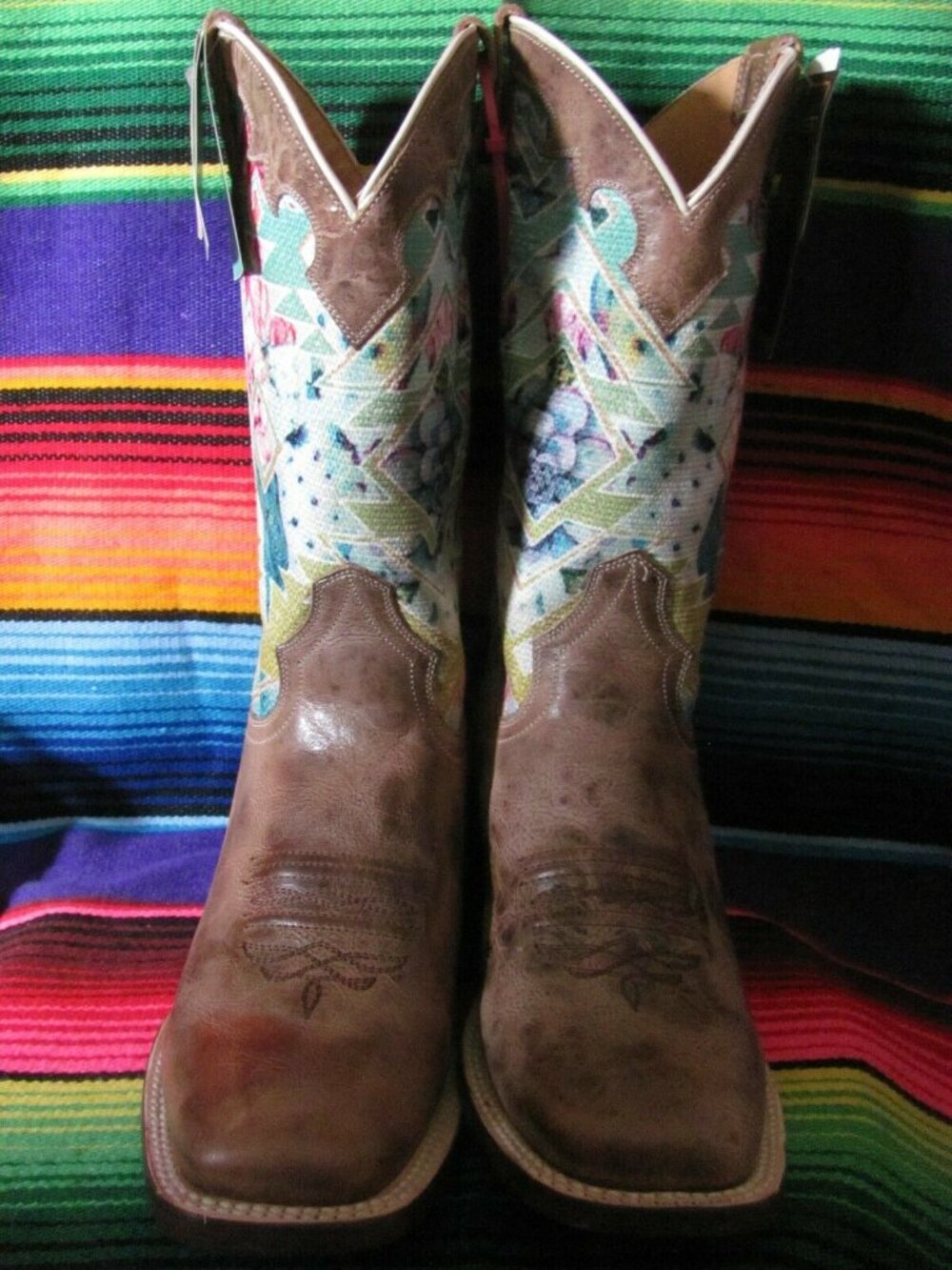 ROPER LADIES FLORAL/AZTEC PATTERN NWT - Picture 2 of 7